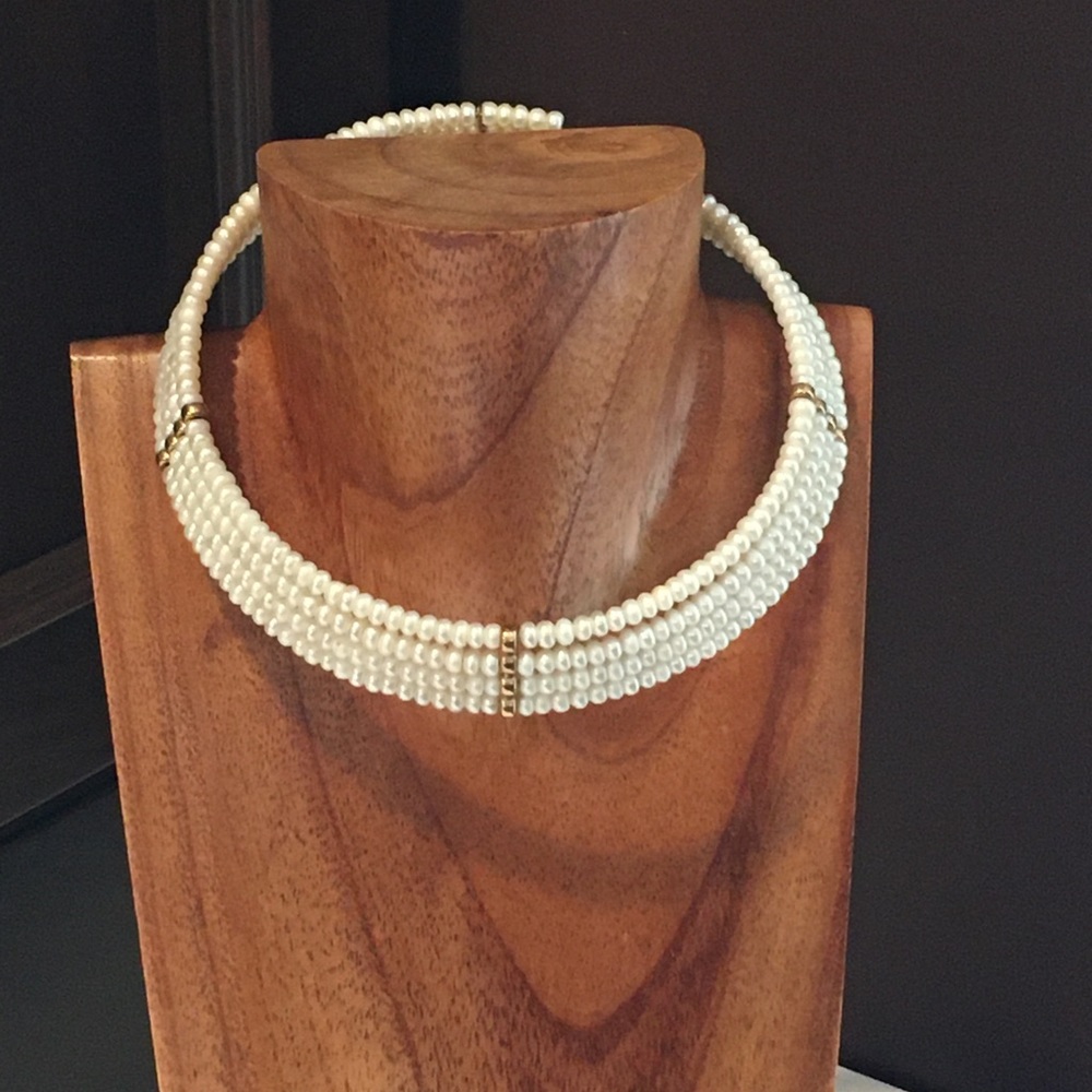 Pearl choker with 14k gold spacers. - Picture 5 of 8